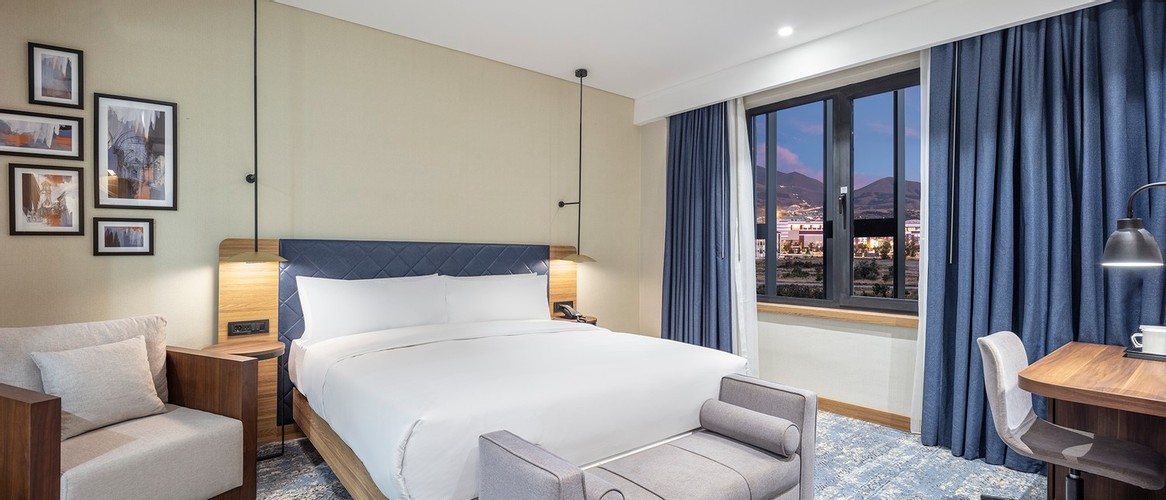 Suit Oda, Dağ Manzaralı