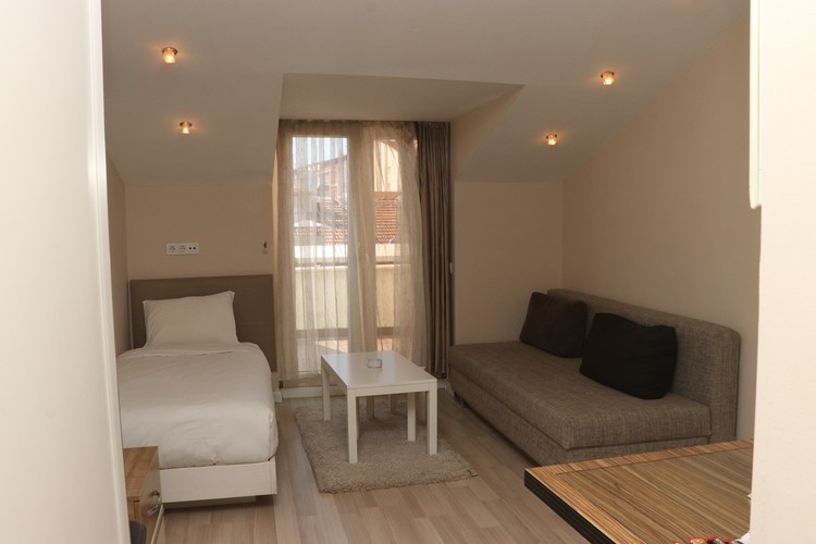 Suit Teras Oda (Teraslı)