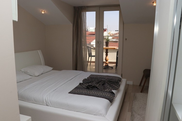 Suit Teras Oda (Teraslı)