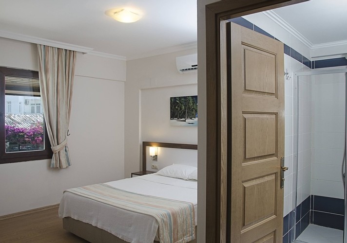 Standard Room, Land View