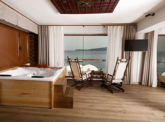 Superior Suite Room, Sea View (Jacuzzi)