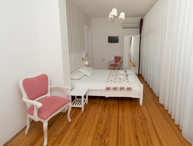 Comfort Room (Balcony)