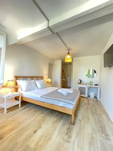 Economy Room, Garden View