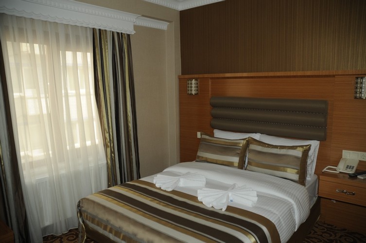 Standard Room, City View (Balcony)