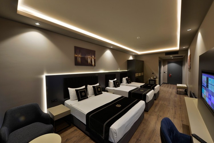 Family Room (4 Person, No Smoking)