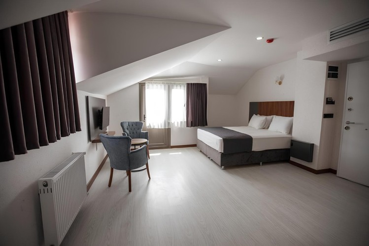 Family Room (Balcony)