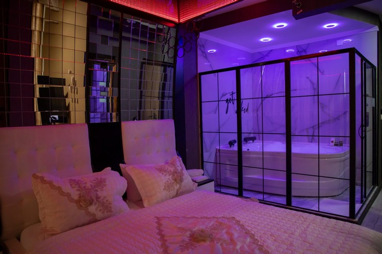 Luxury Suite Room (Jacuzzi)