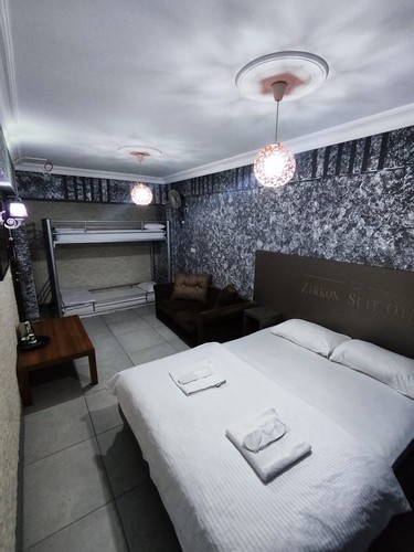 Aile 1+0 Daire Ranzalı Odası (4 Kişilik)