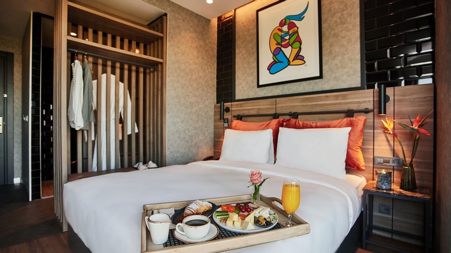 Deluxe Room (3 Person)