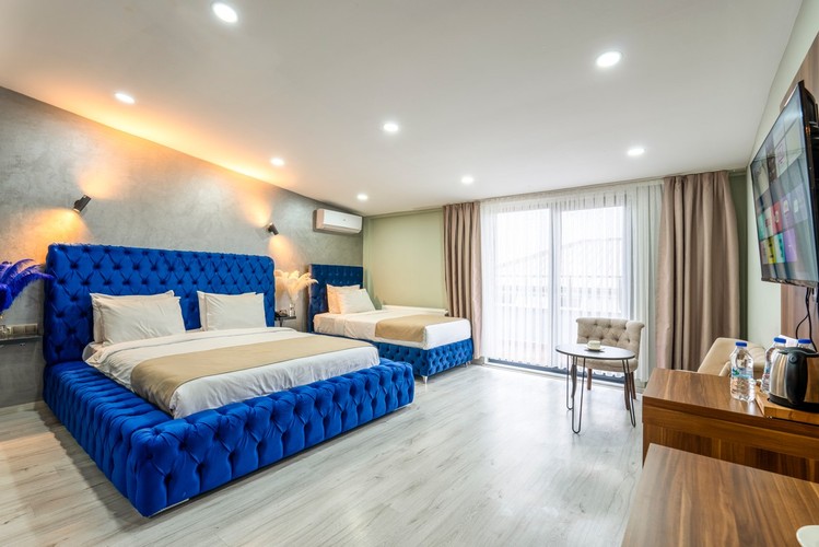 Aile Superior Odası (Balkonlu)