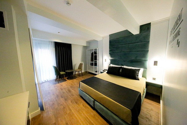 Business Room (3 Person)