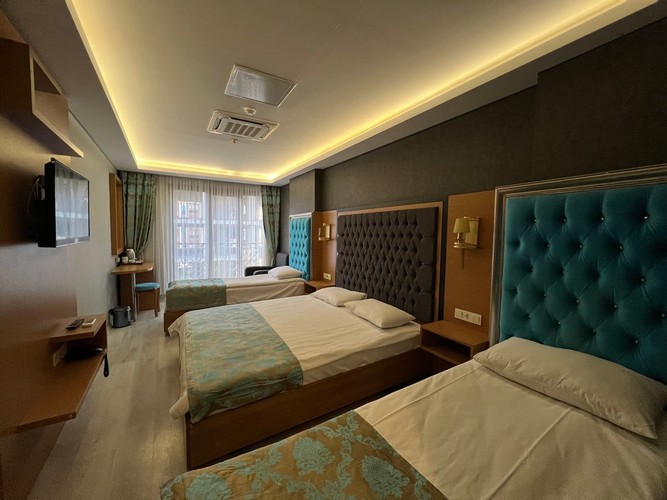 Deluxe Room (4 Person)
