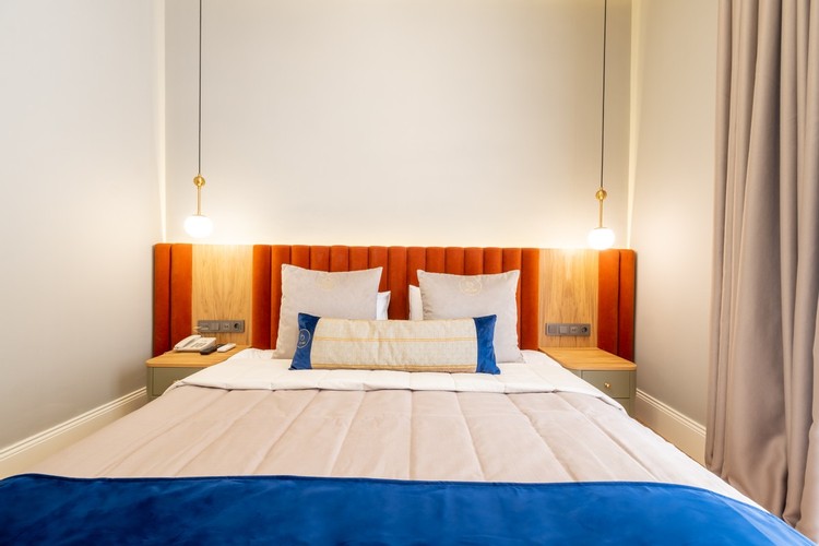 Suit Oda, Bahçe Manzaralı