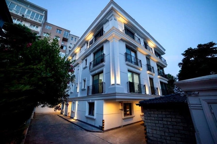 Çırağan Bosphorus Apartments