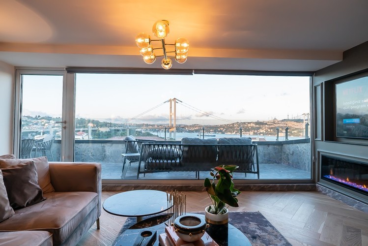 King Teras Oda, Boğaz Manzaralı (Teraslı)