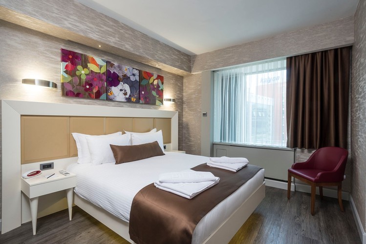 Luxury Oda, Kara Manzaralı