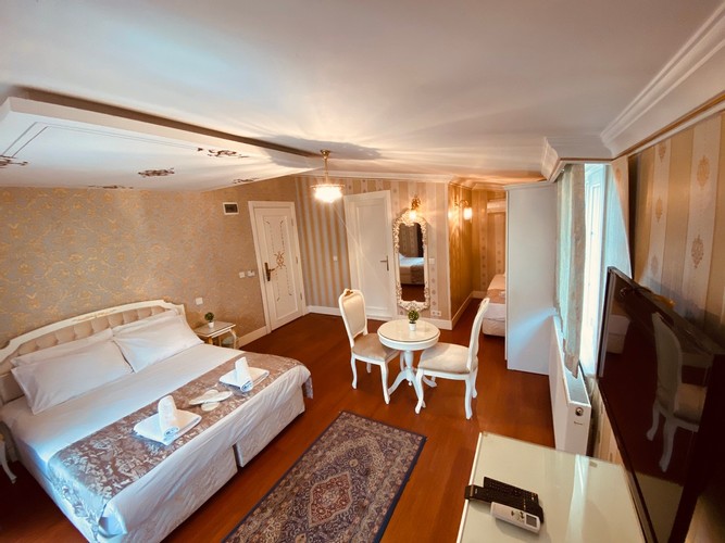 Deluxe Room (Balcony)