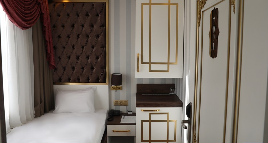 Standard Room (1 Person)