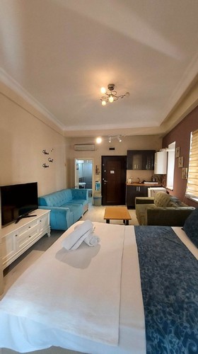 Studio Apartment Flat Room (Has Window)