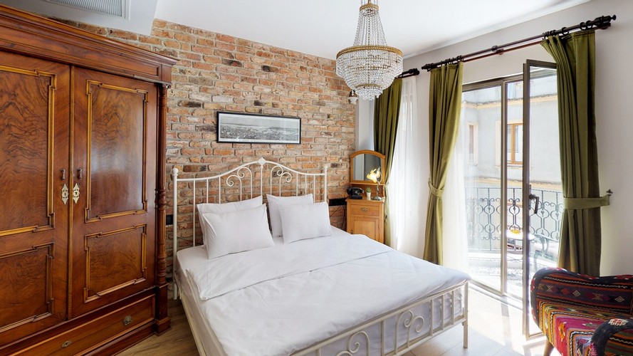 Deluxe Room (Balcony)