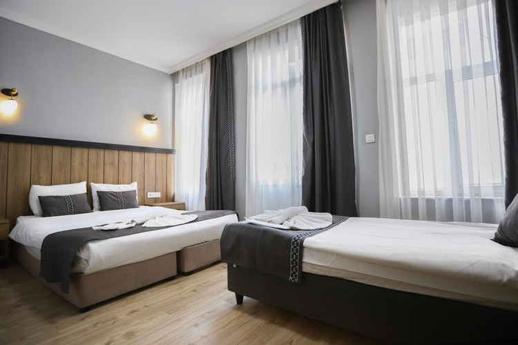 Aile Suit Odası (3 Kişilik)