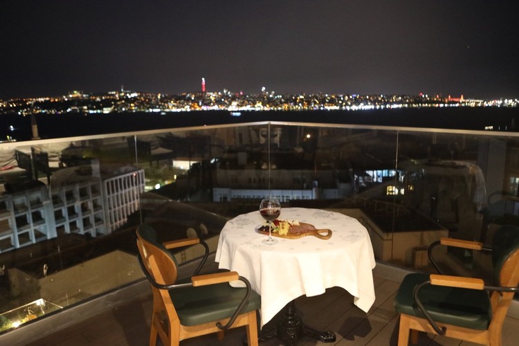 King Oda, Deniz Manzaralı (Jakuzi)