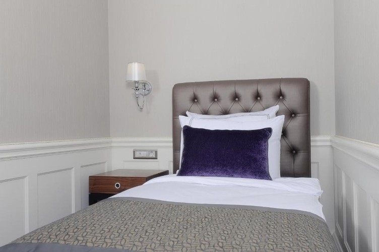 Deluxe Single Room (1 Person)