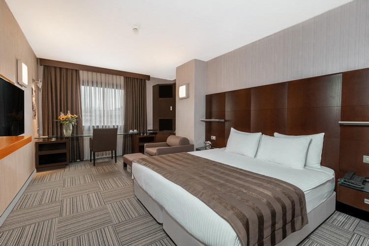 Deluxe Room, City View
