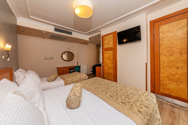 Standard Room (4 Person)