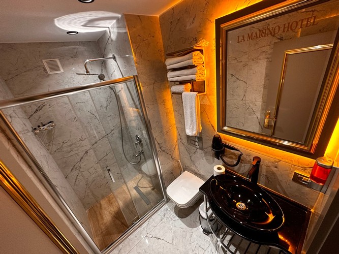 Single Room (1 Person)