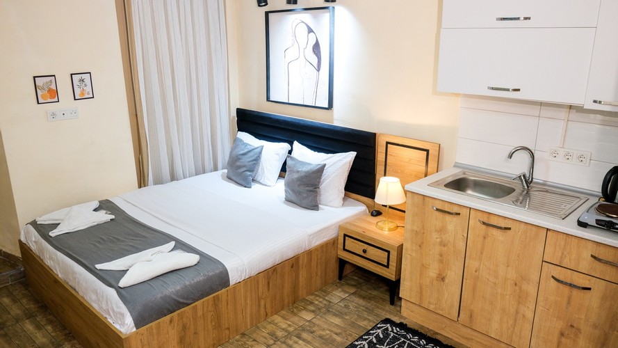 Taksim'de Bahçeli Şık Tasarım Oda