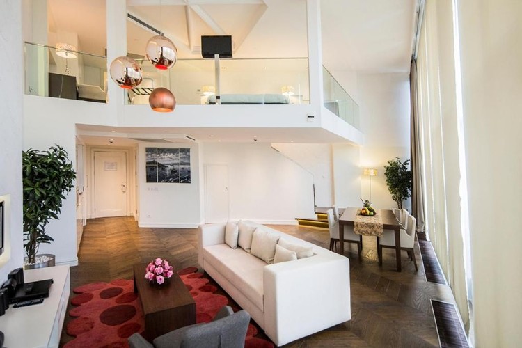 King Suit Dubleks Oda, Şehir Manzaralı