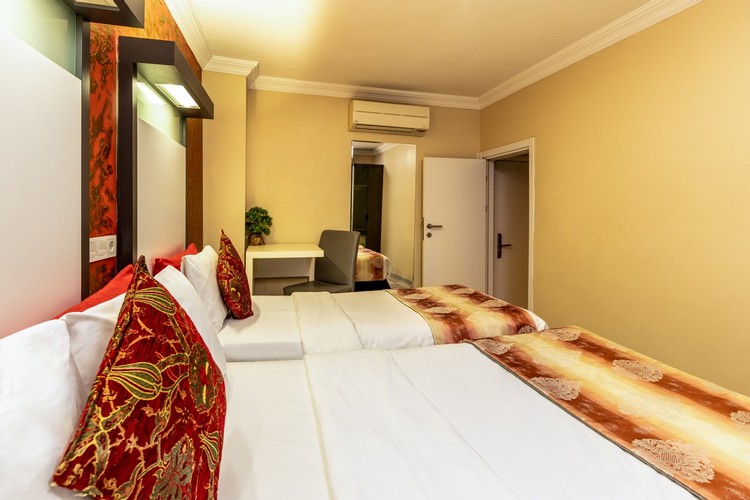 Comfort Suite Room (3 Person)