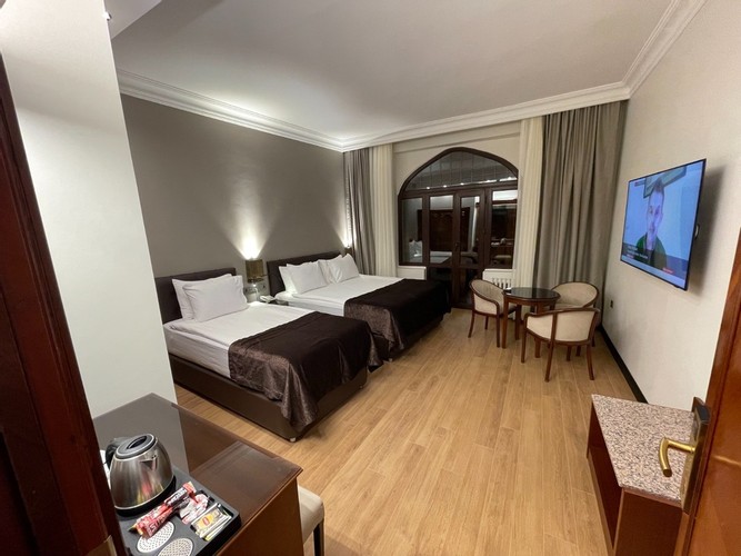 Deluxe Room (3 Person)