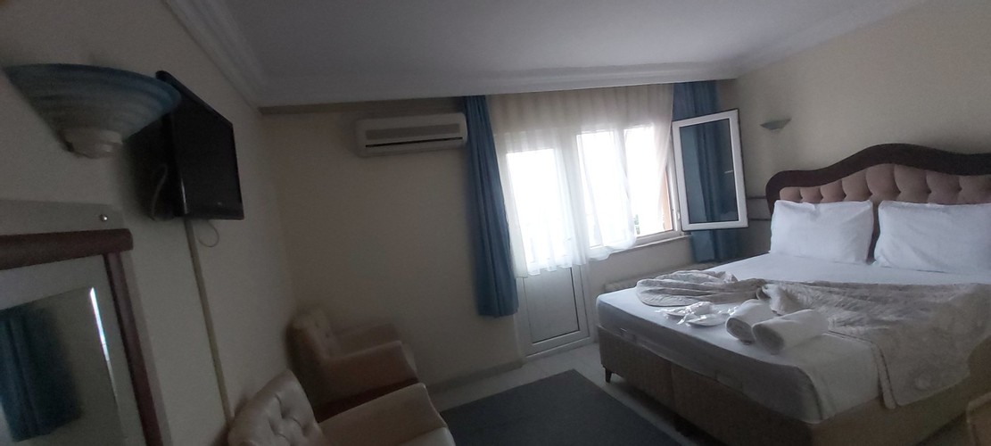 Balkonlu Oda (Balkonlu)