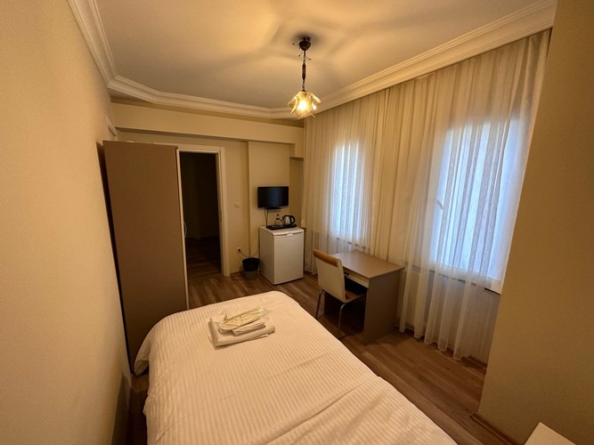 Standard Room (Shared Bathroom)