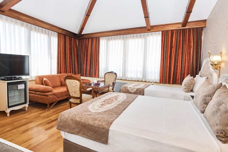 Aile Superior Odası