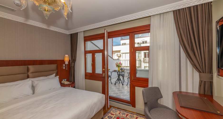 Deluxe Room (Balcony)