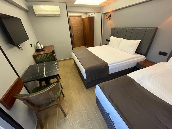 Standard Room (3 Person, Balcony)