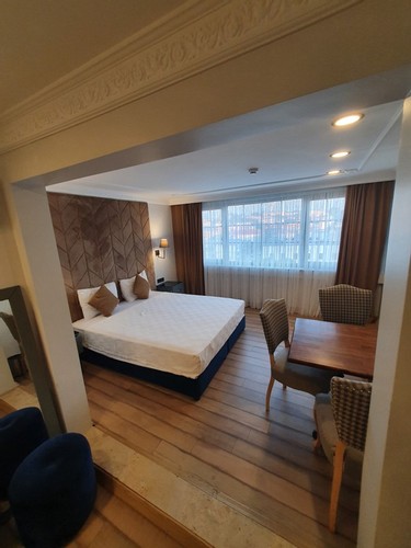 Suit Oda, Şehir Manzaralı (Mutfaklı)