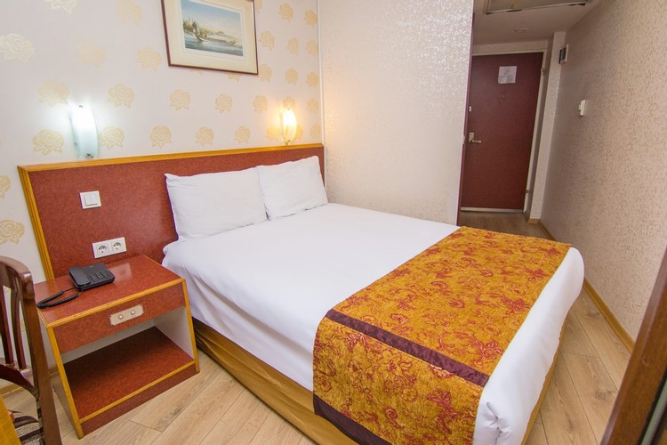 Single Room (1 Person)