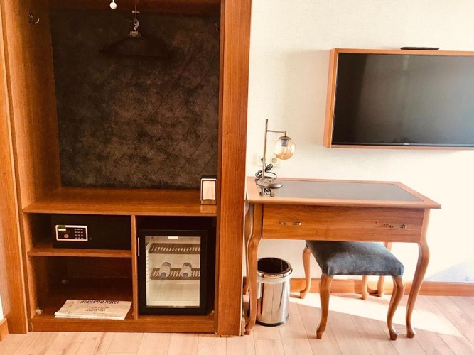 Suite Room (With Bathroom)