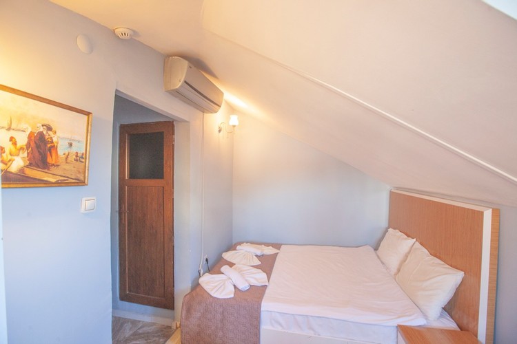 Çatı Teras Katı Oda