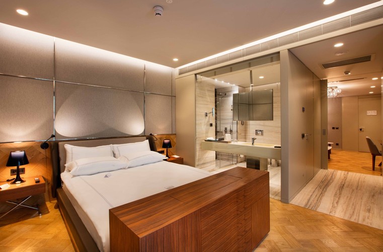 Senior Suite Room, Land View