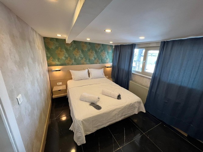 Roof 2+1 Apartment Penthouse Room