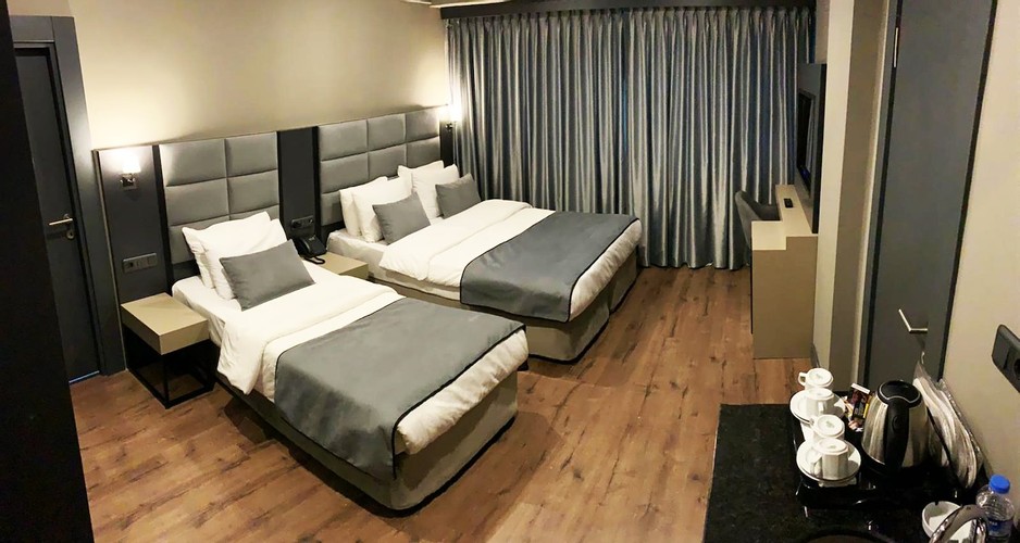 Family Room (3 Person)