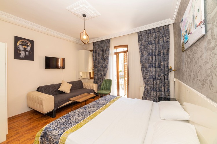 Superior Room (3 Person)