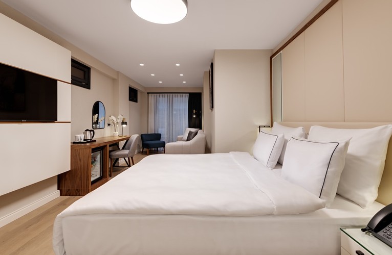 Junior Suit Oda, Bahçe Manzaralı