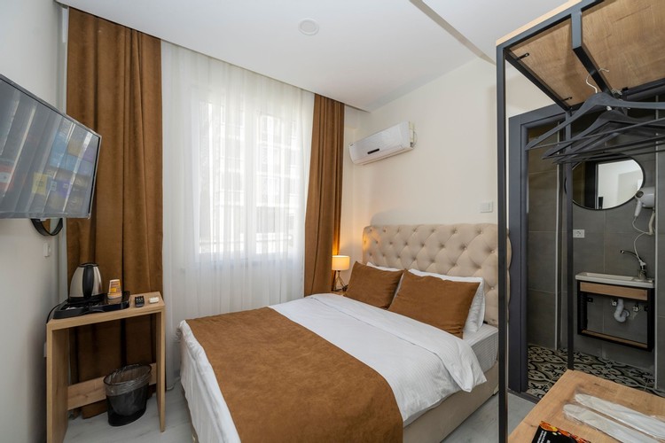 Economy Room, Garden View