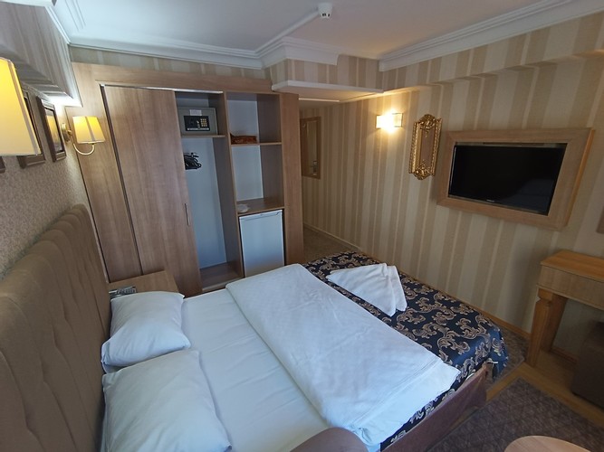 Economy Room